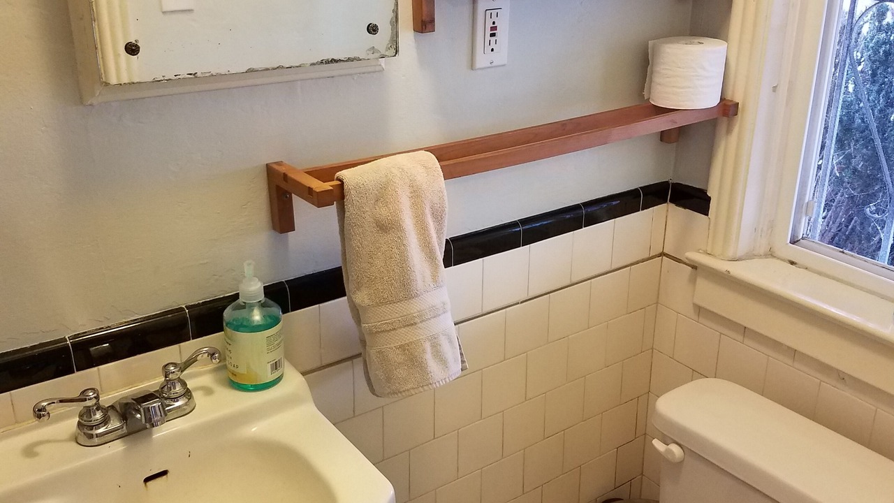 Photo of Bathroom in University Mound