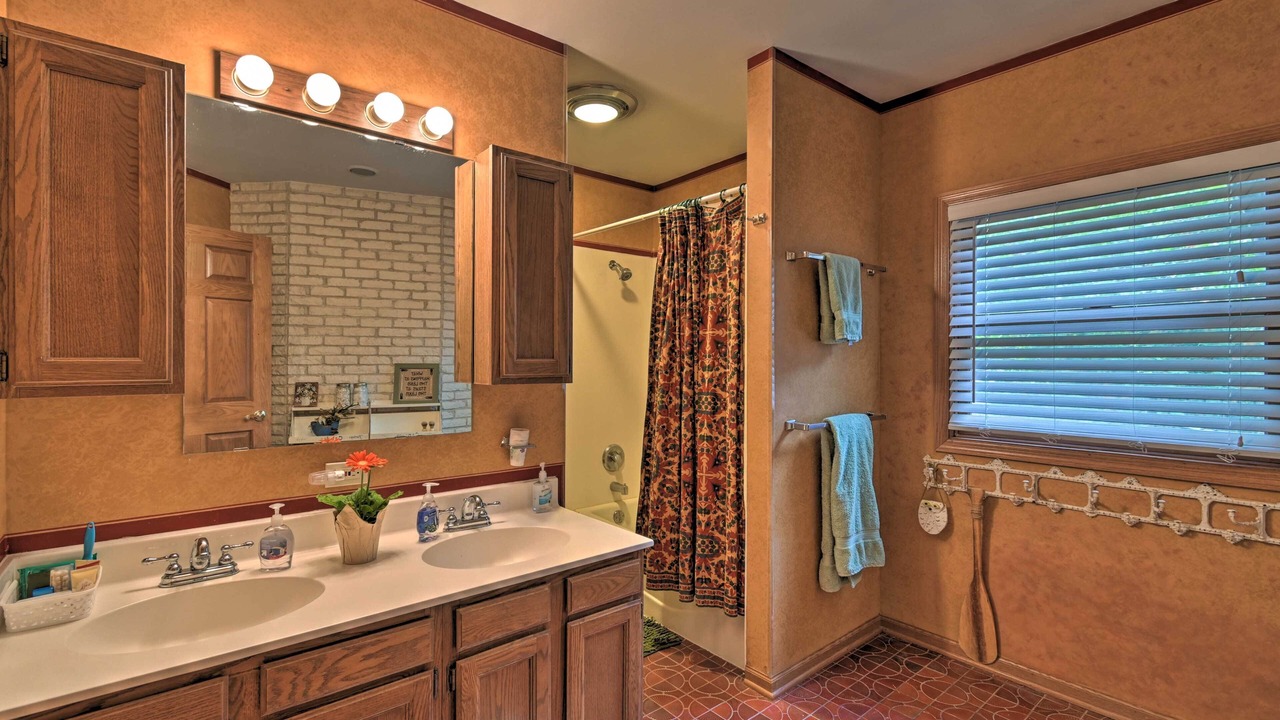 Photo of Bathroom in Lake Ripley