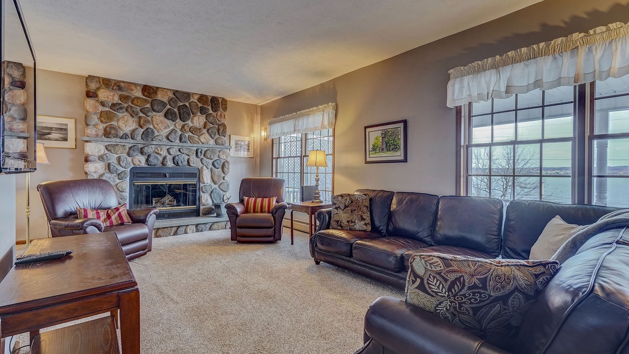 Photo of Livingroom in Canandaigua
