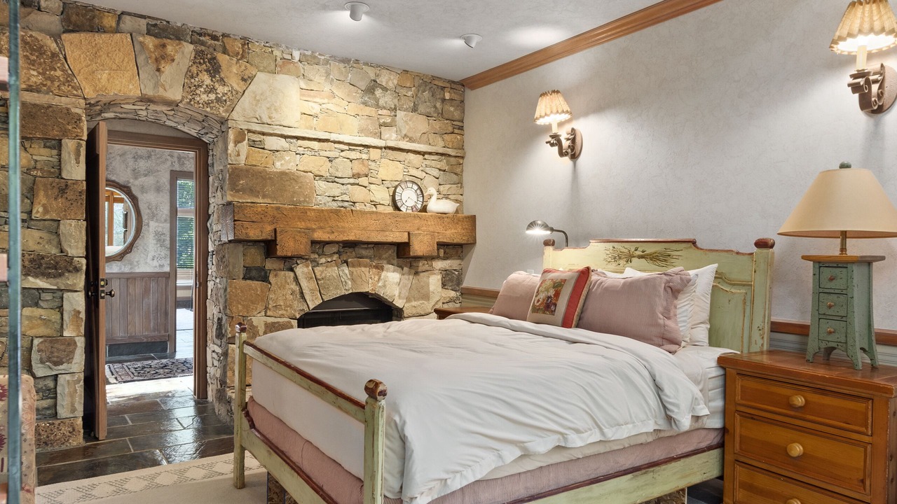 Photo of Bedroom in Sundance