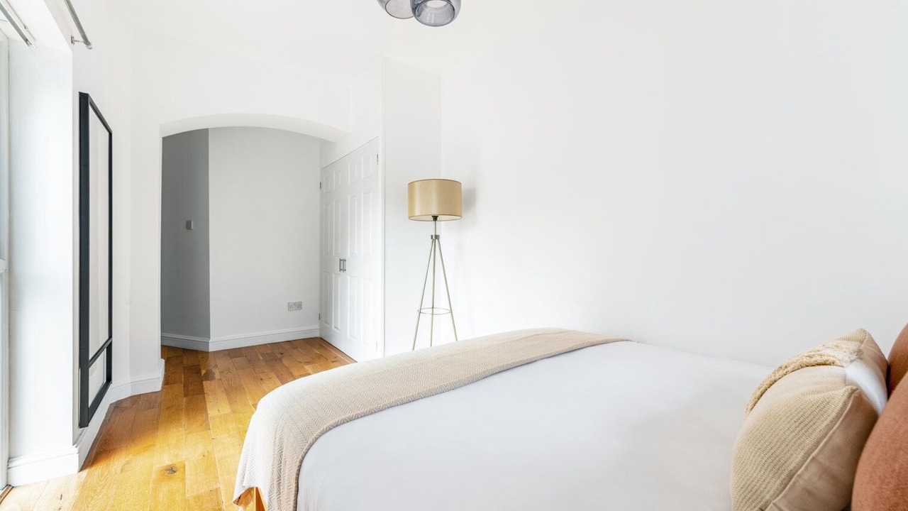 Photo of Bedroom in Lancaster Gate