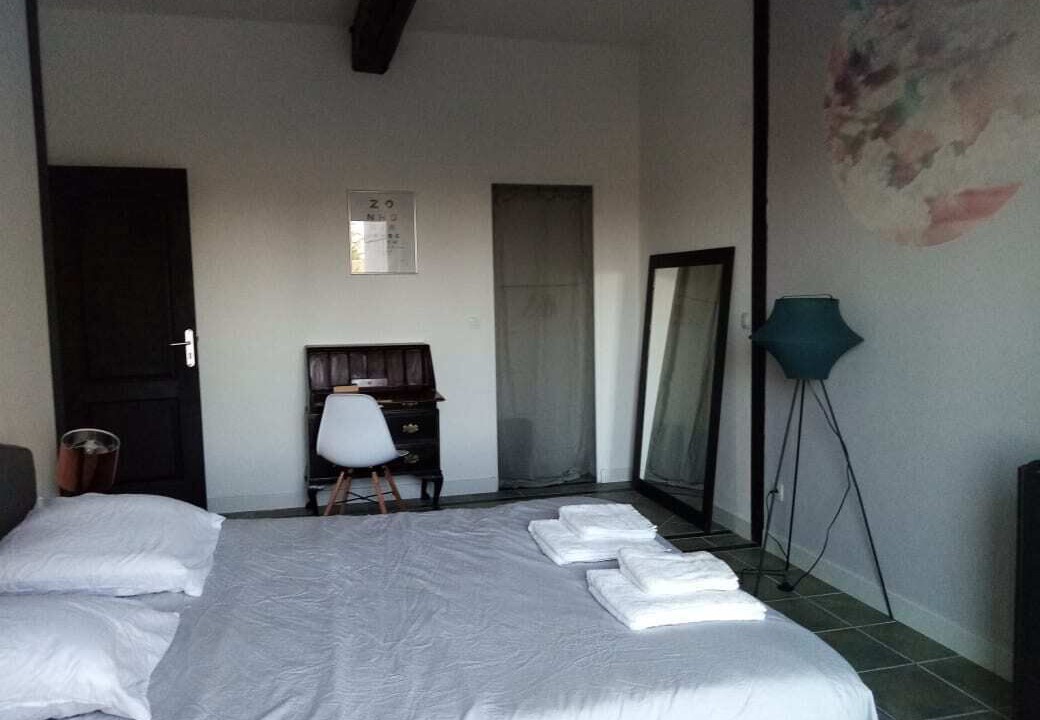 Photo of Bedroom in Le Somail