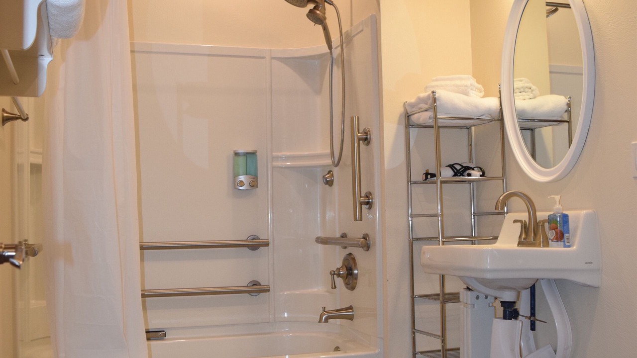 Photo of Bathroom in Cannonville