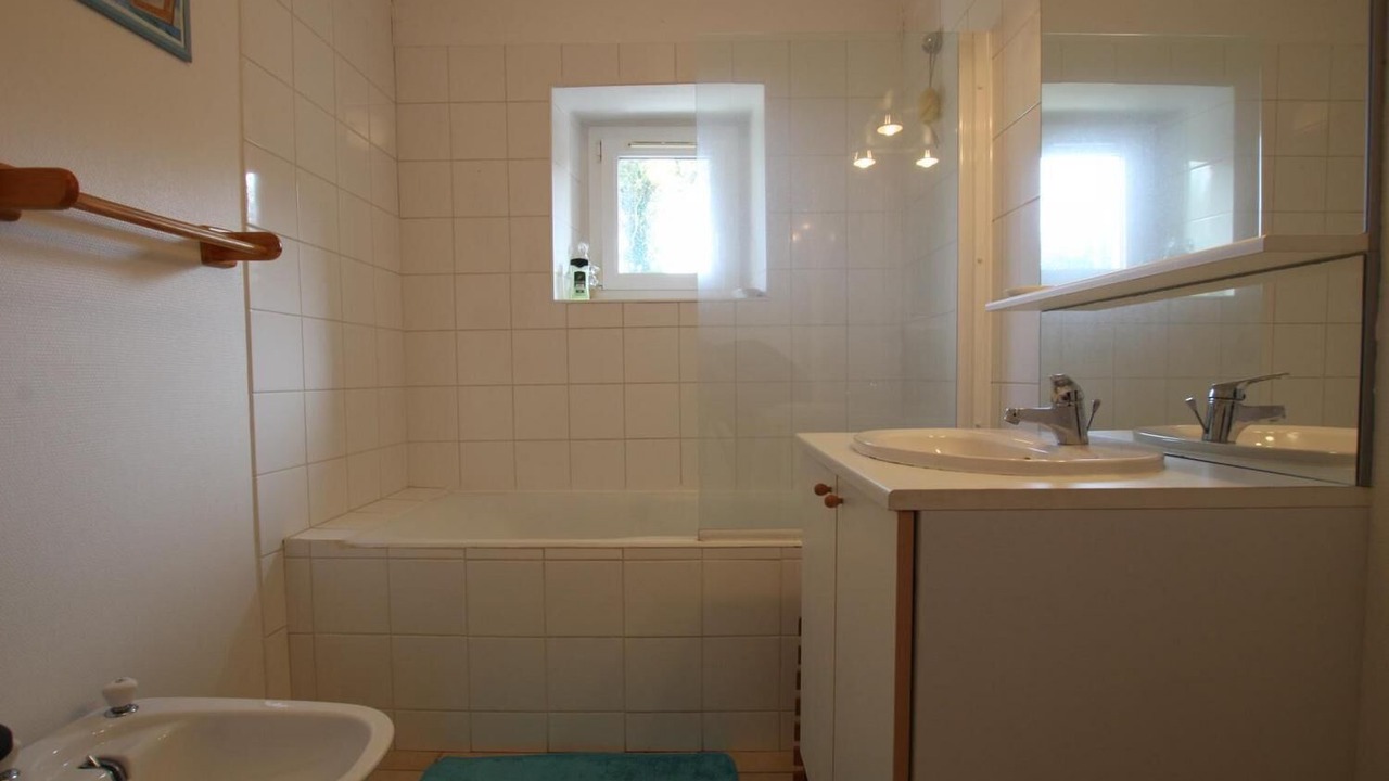 Photo of Bathroom in Saint-Sauveur-Lendelin