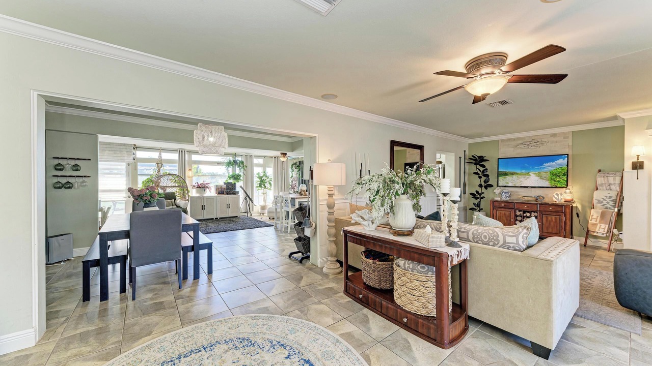 Photo of Livingroom in Venice Gardens