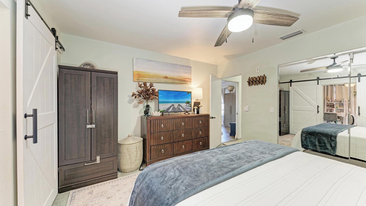 Photo of Bedroom in Venice Gardens