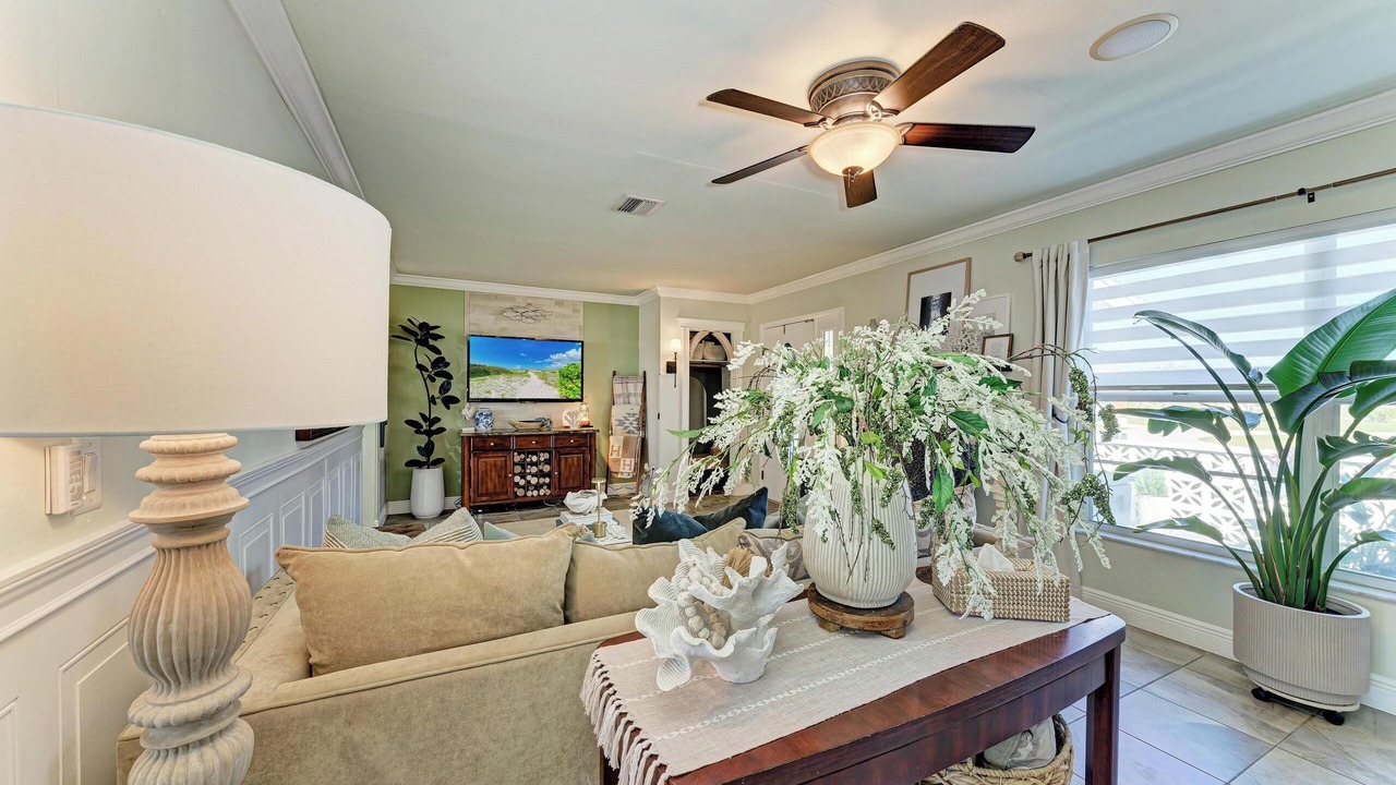 Photo of Livingroom in Venice Gardens