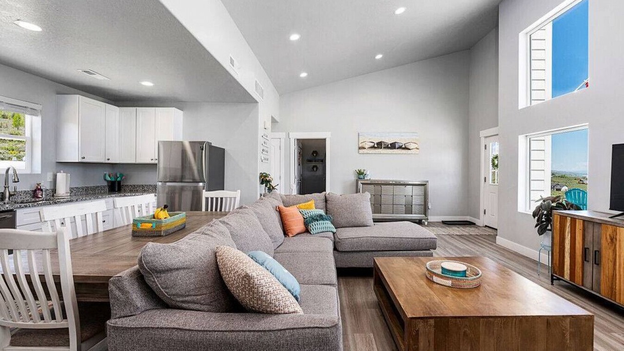 Photo of Livingroom in Sweetwater