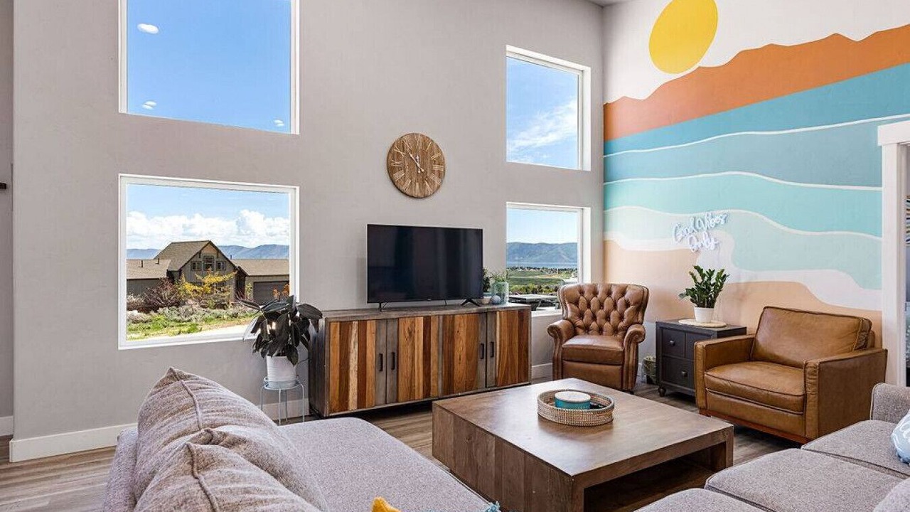 Photo of Livingroom in Sweetwater