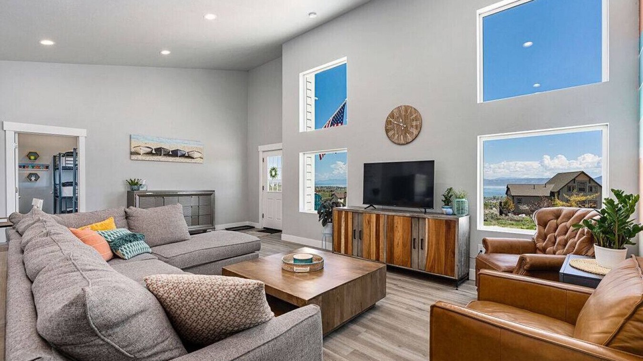 Photo of Livingroom in Sweetwater