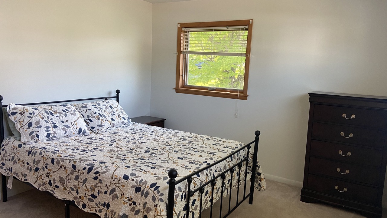 Photo of Bedroom in South Range