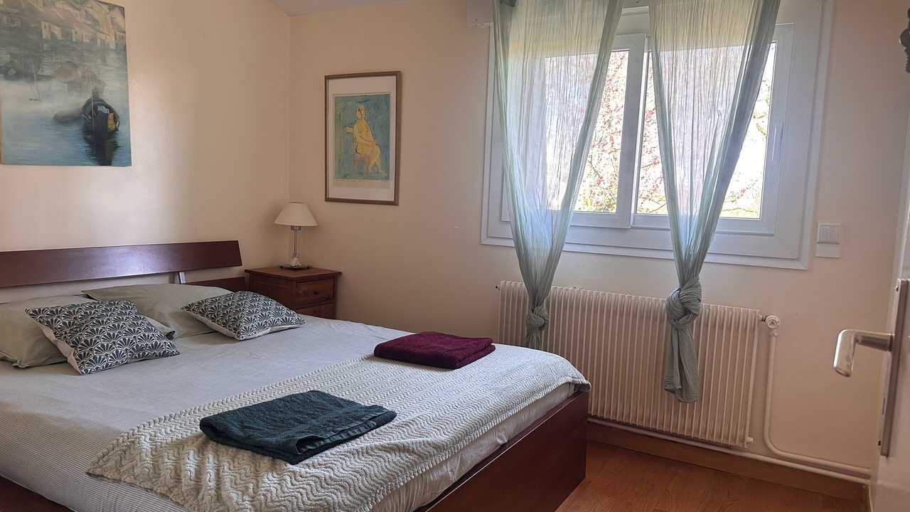 Photo of Bedroom in Ury