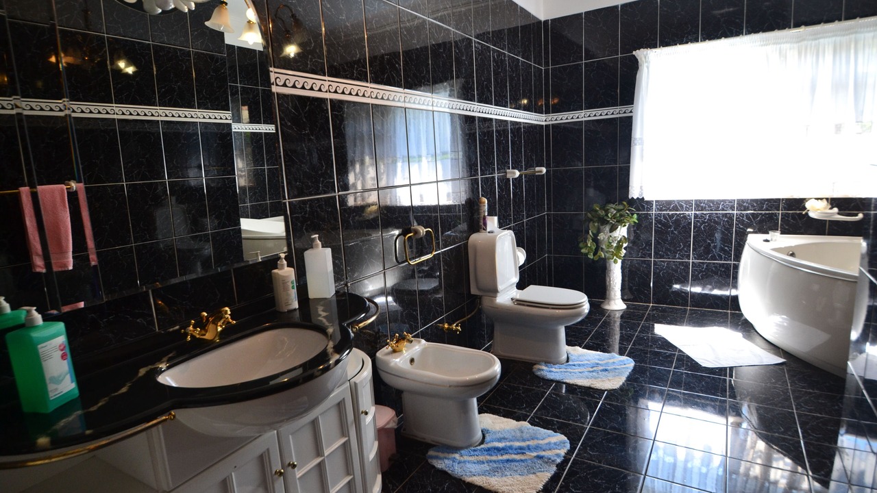 Photo of Bathroom in Freixo