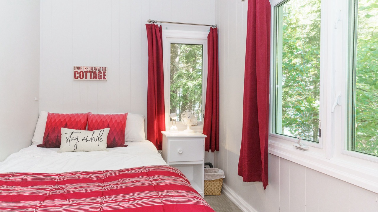 Photo of Bedroom in Algonquin Highlands