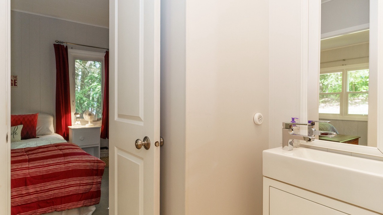 Photo of Bedroom in Algonquin Highlands