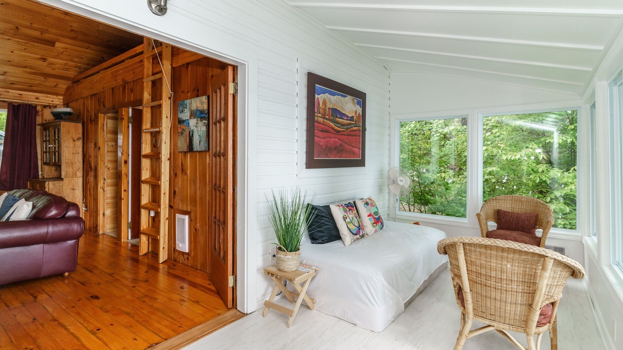 Photo of Bedroom in Algonquin Highlands