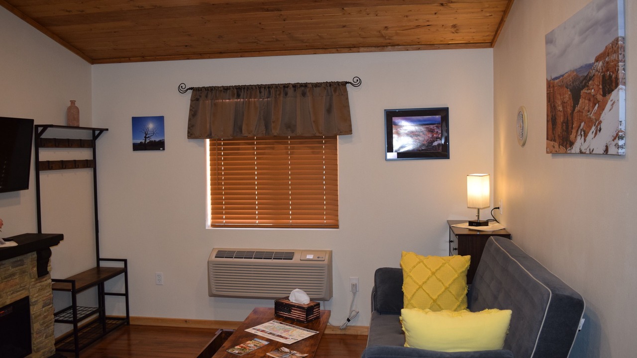 Photo of Livingroom in Cannonville
