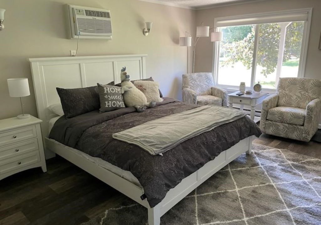 Photo of Bedroom in Holly
