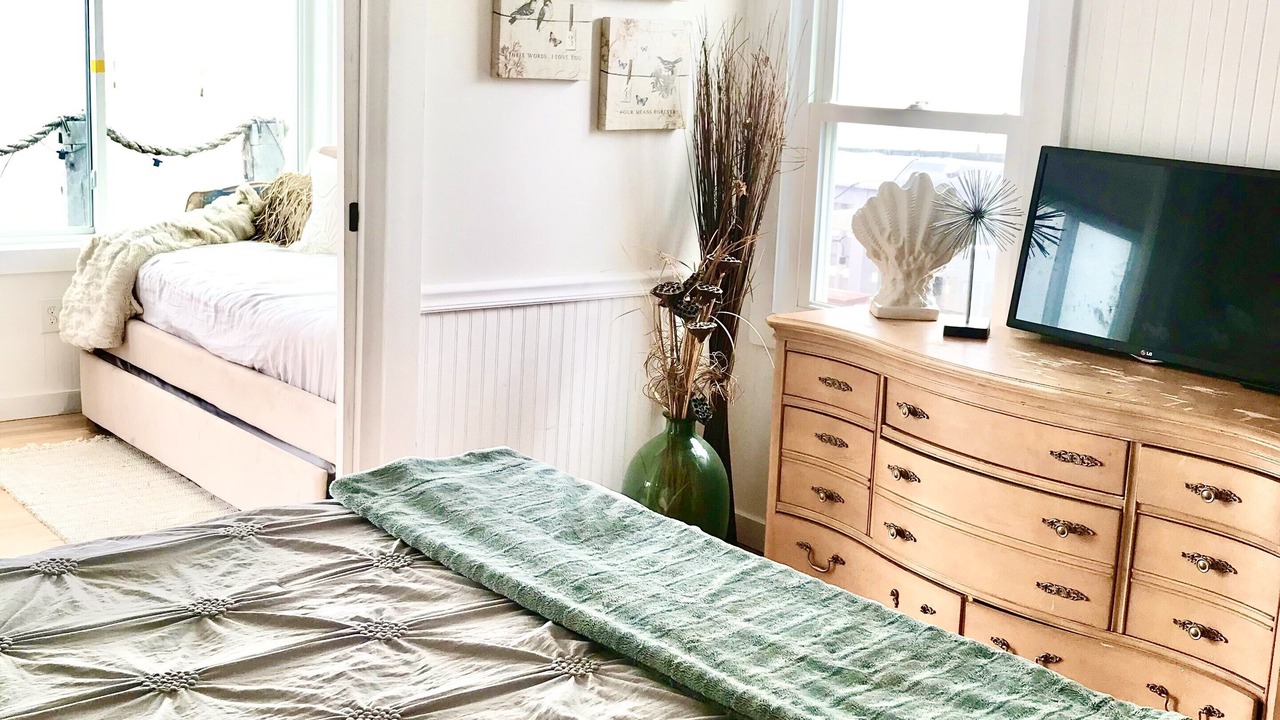 Photo of Bedroom in Old Saybrook