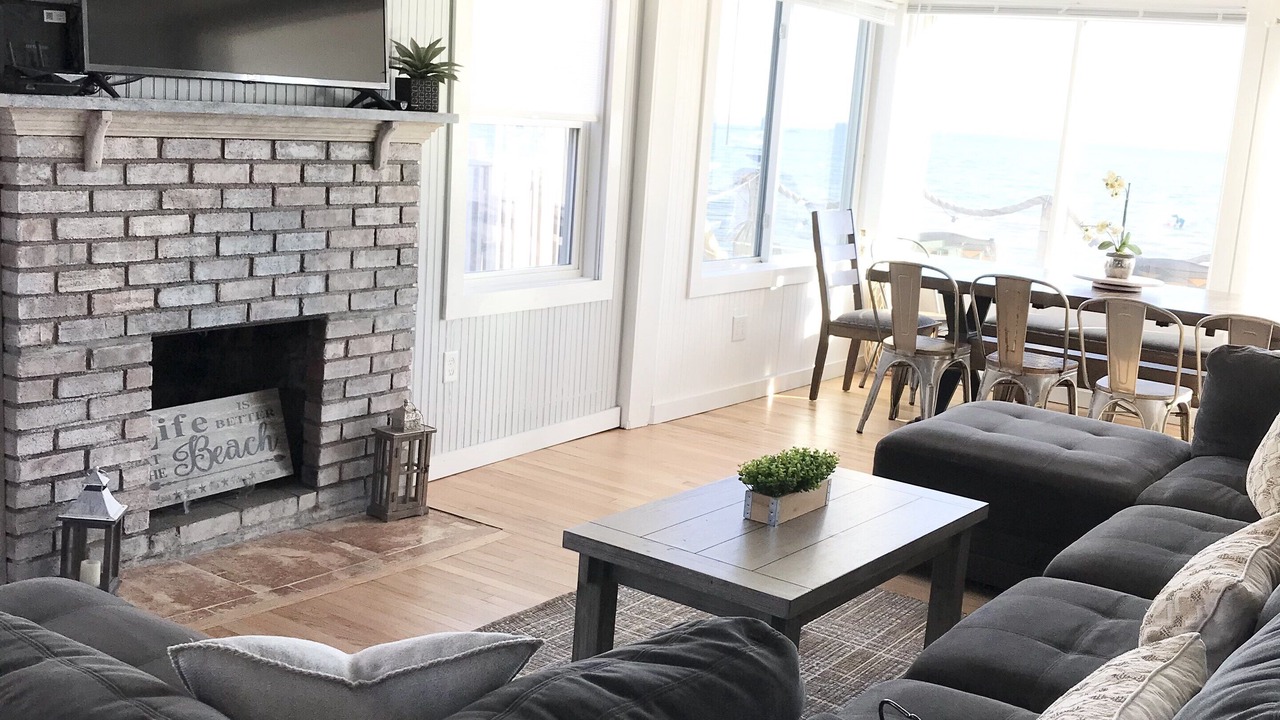Photo of Livingroom in Old Saybrook