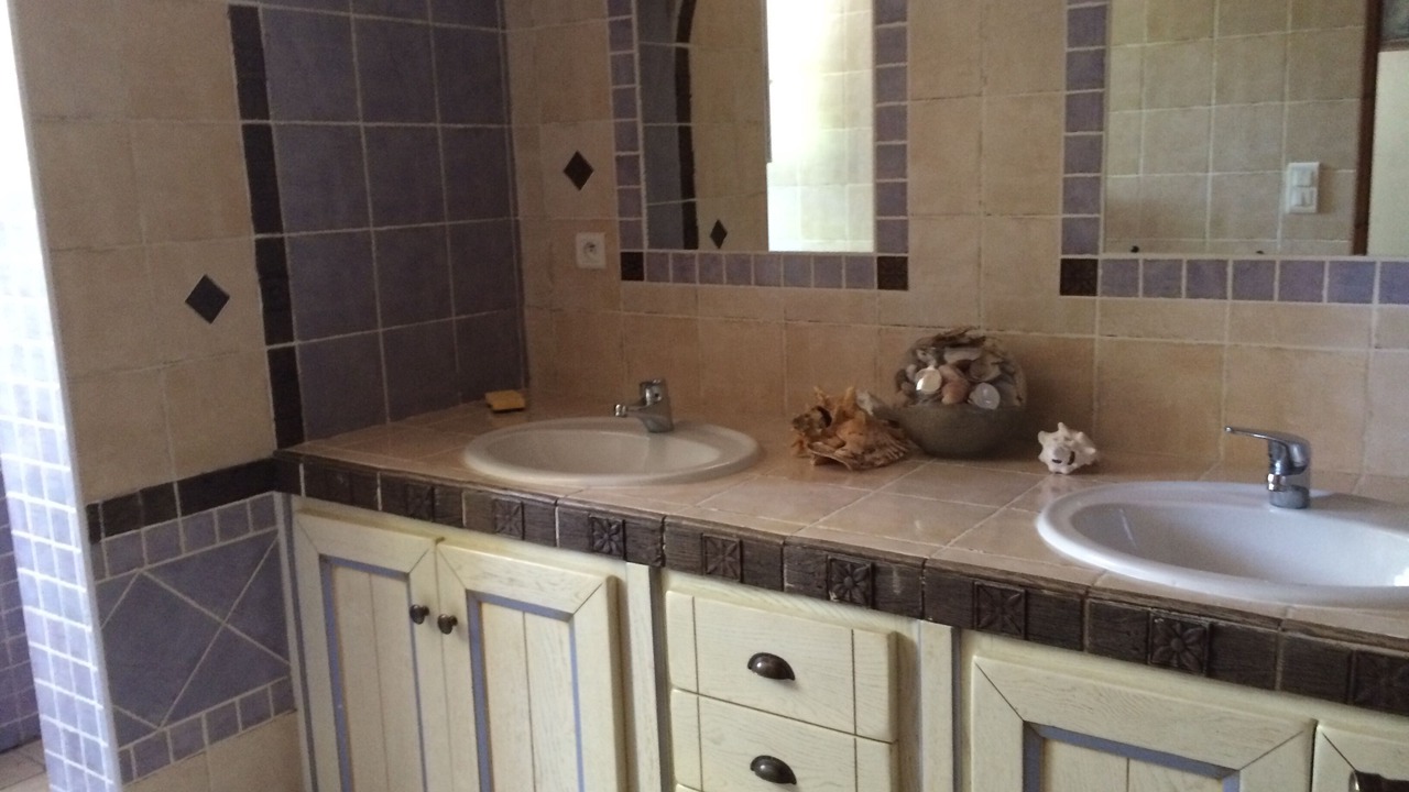 Photo of Bathroom in Ollieres