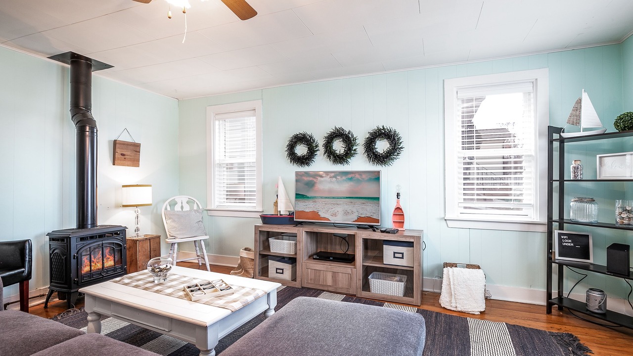 Photo of Livingroom in Sylvan Lake
