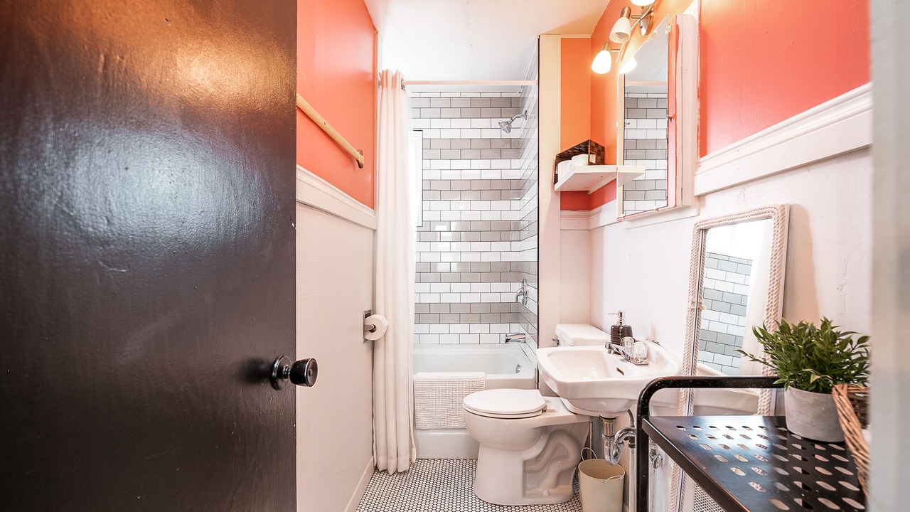 Photo of Bathroom in Sylvan Lake