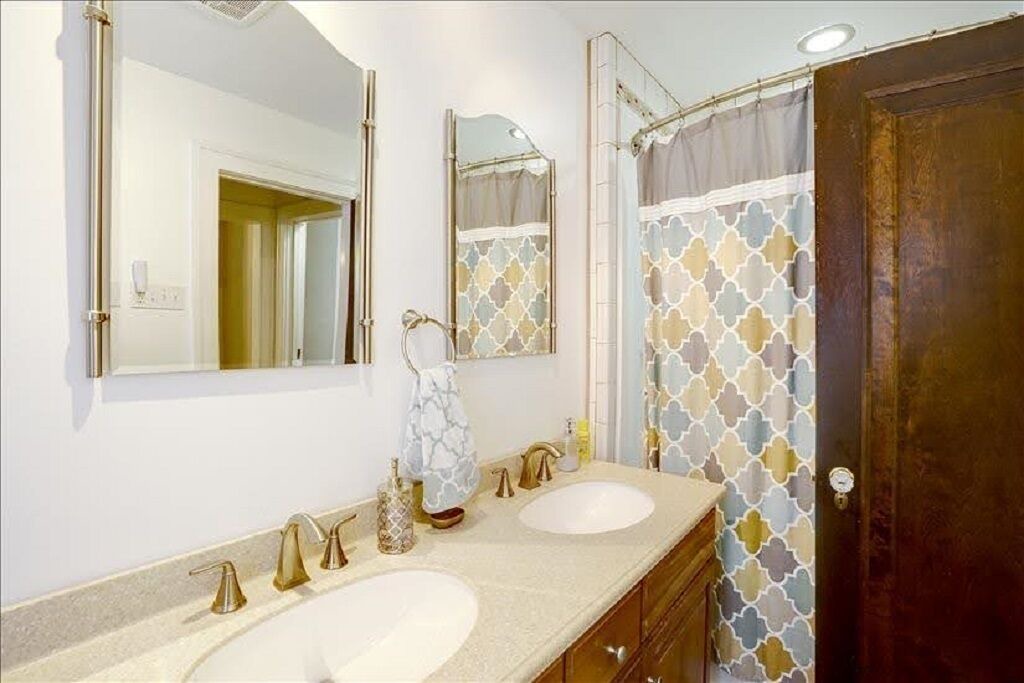 Photo of Bathroom in Livonia