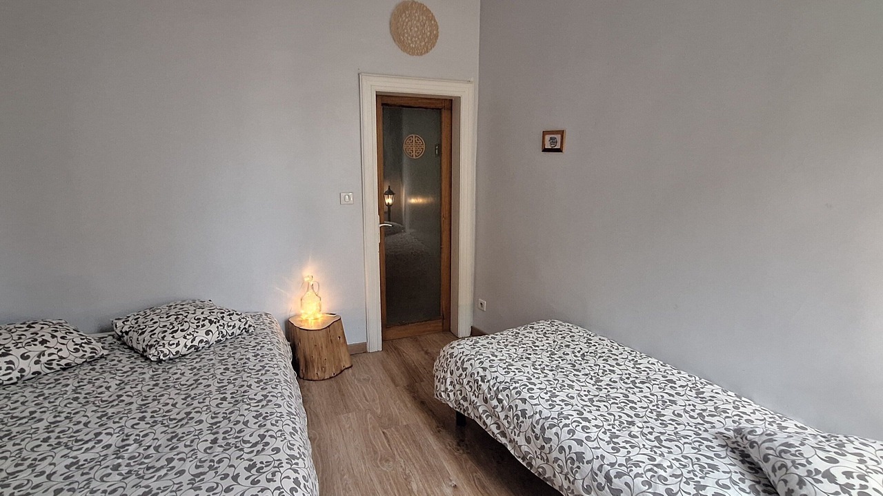 Photo of Bedroom in Antigone