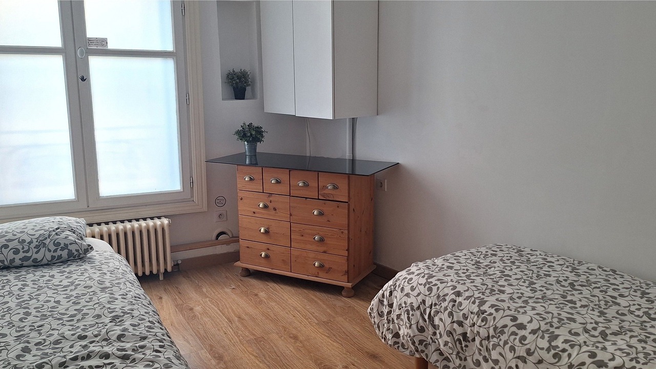 Photo of Bedroom in Antigone