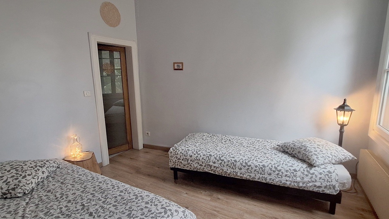 Photo of Bedroom in Antigone