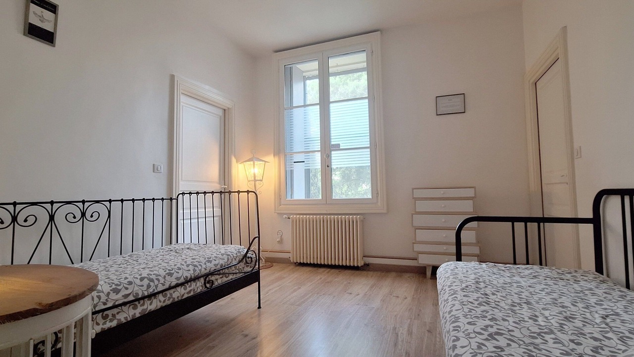 Photo of Bedroom in Antigone