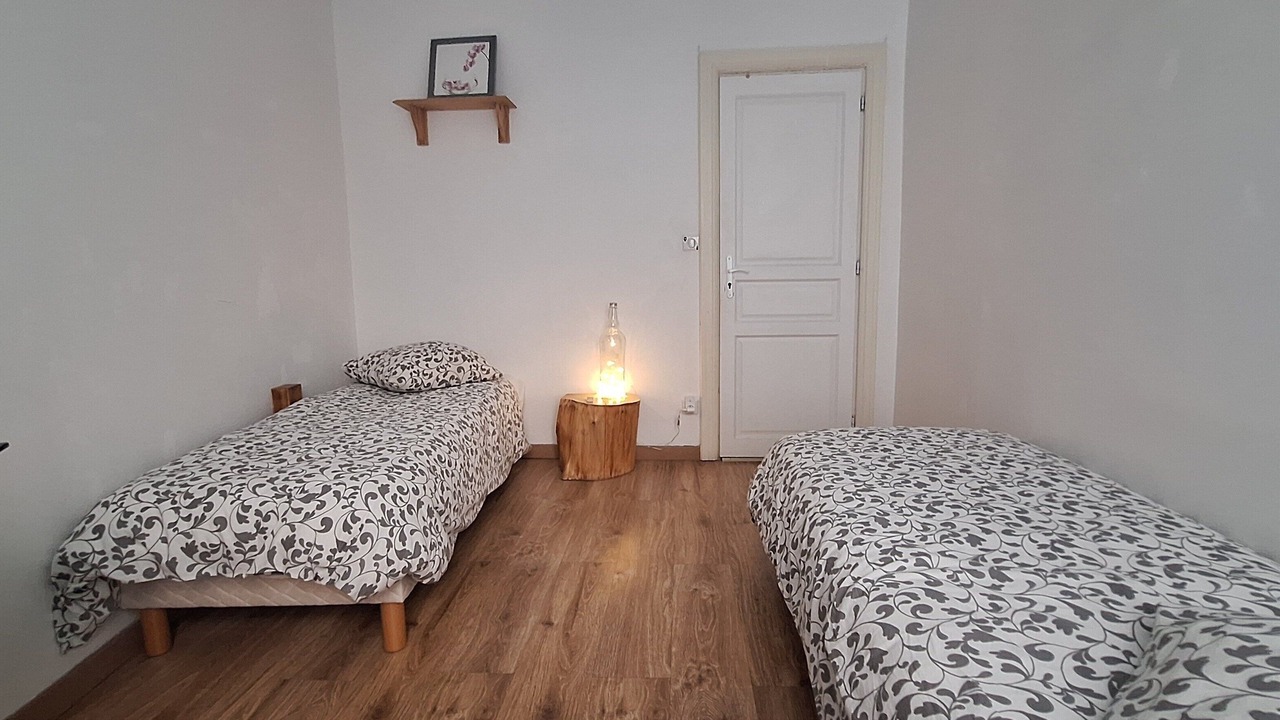 Photo of Bedroom in Antigone