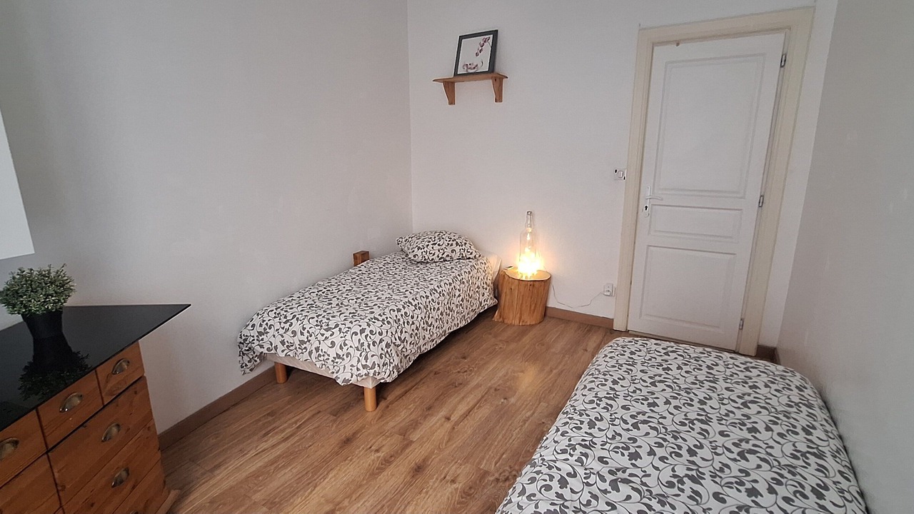 Photo of Bedroom in Antigone