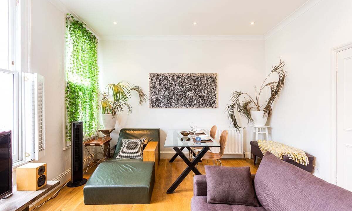 Photo of Livingroom in St. Helen's