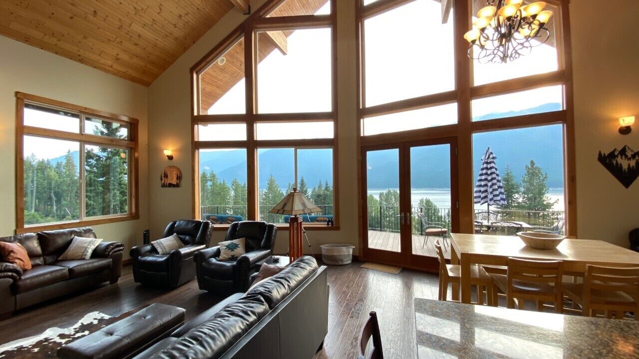 Photo of Livingroom in Cle Elum