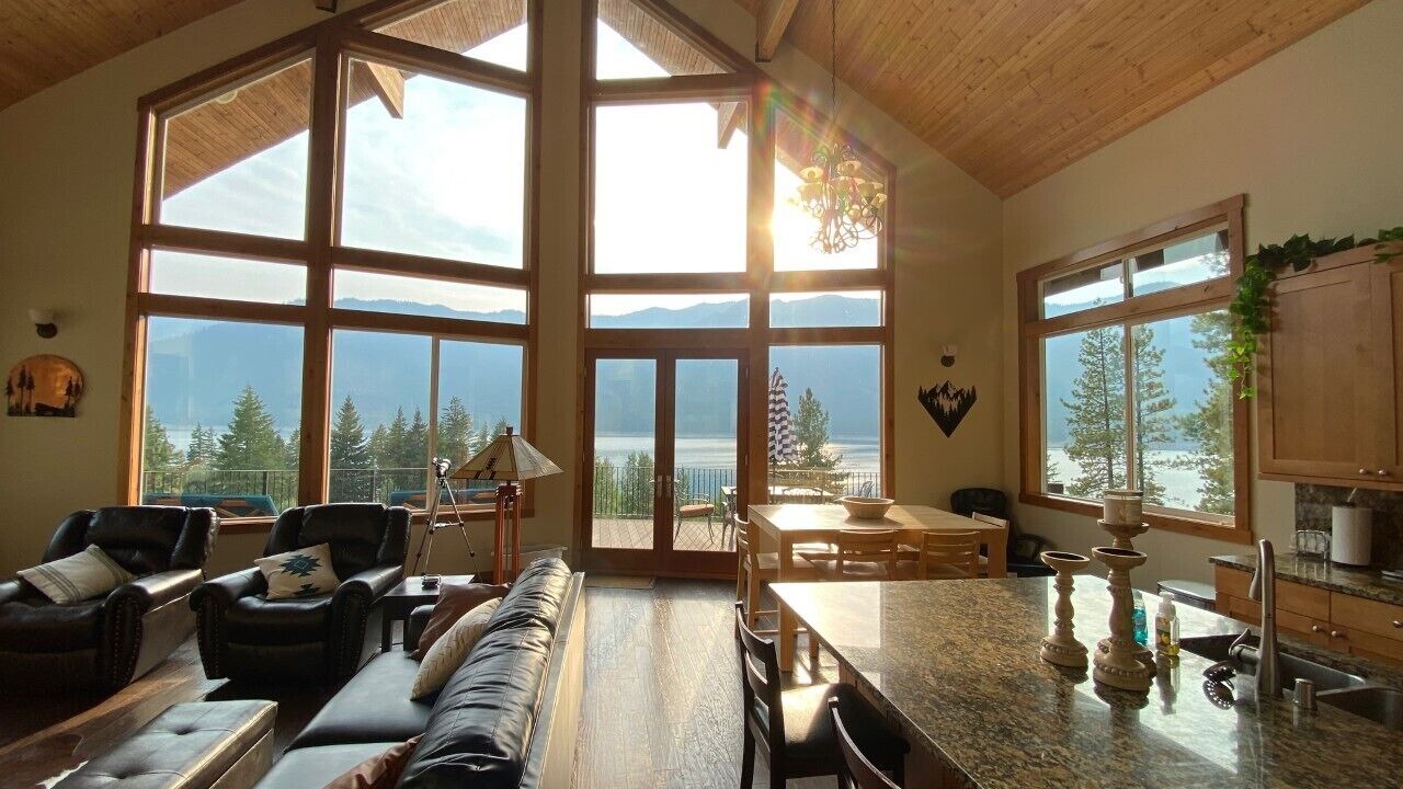 Photo of Livingroom in Cle Elum
