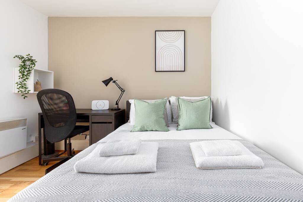 Photo of Bedroom in Lancaster Gate