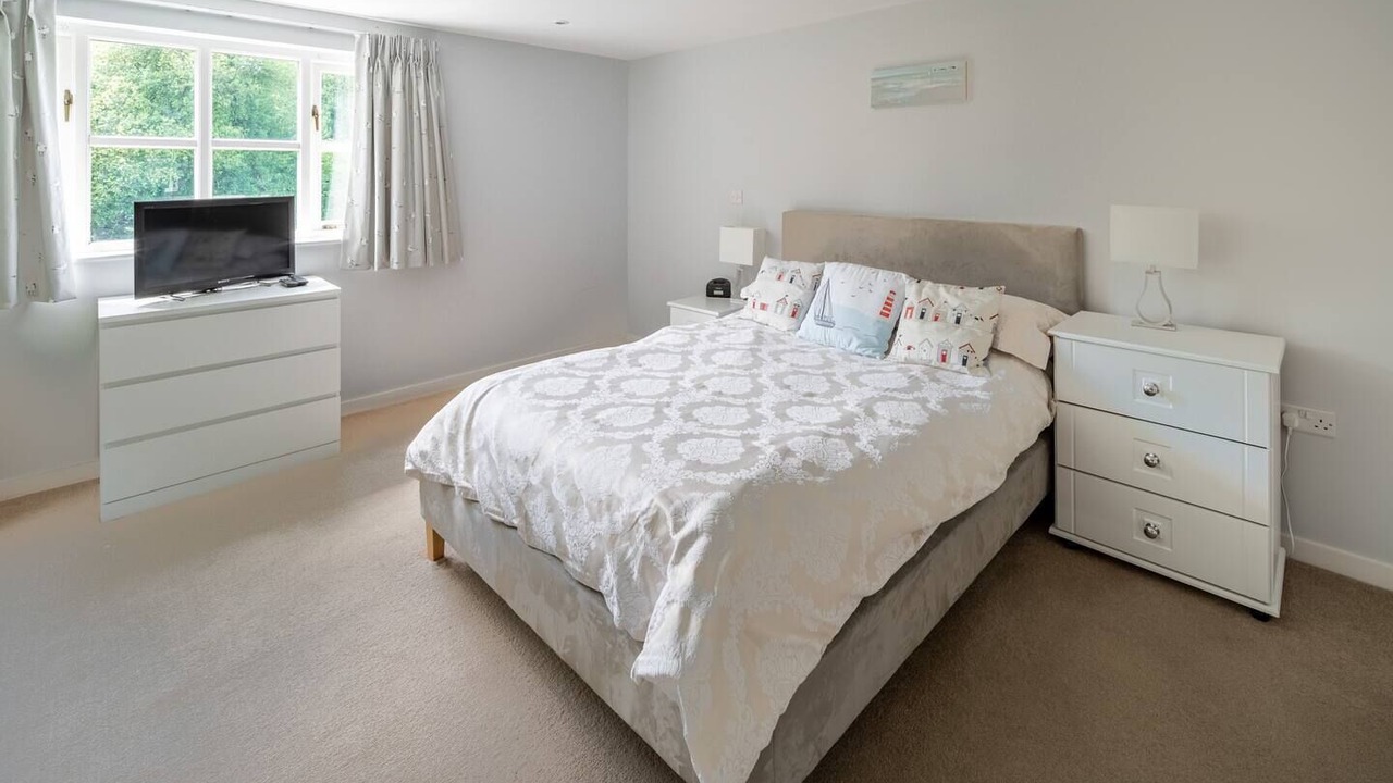 Photo of Bedroom in Holcombe Burnell