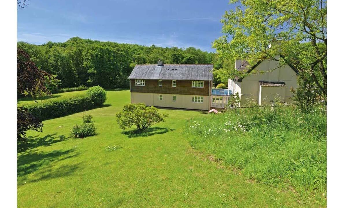 Photo of Outdoor in Holcombe Burnell