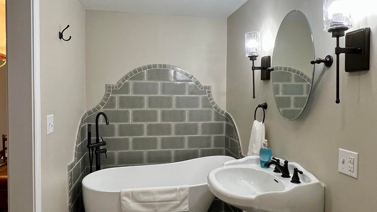 Photo of Bathroom in Alto Pass