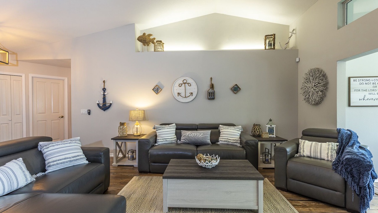 Photo of Livingroom in Palm Harbor