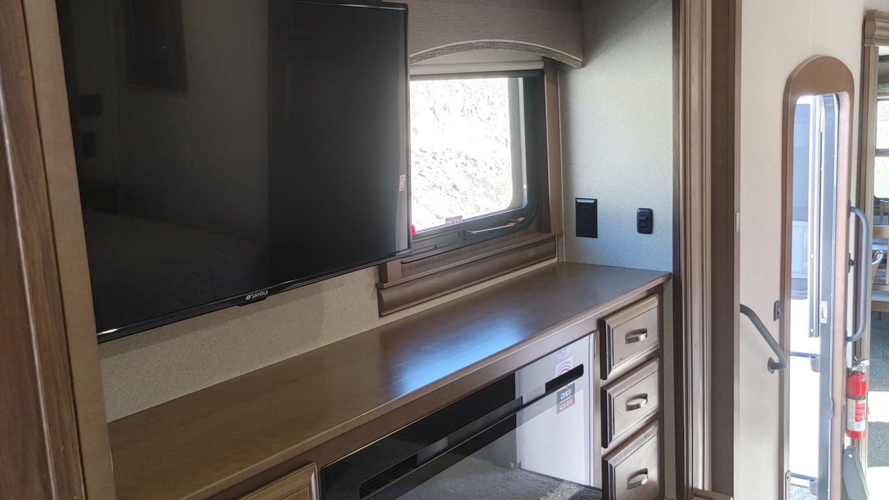 Photo of Livingroom in Lenore