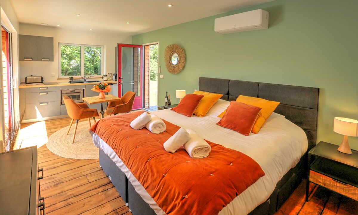 Photo of Bedroom in Saint-Fargeau