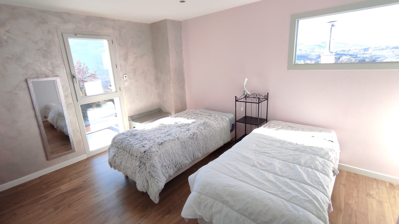 Photo of Bedroom in Theize