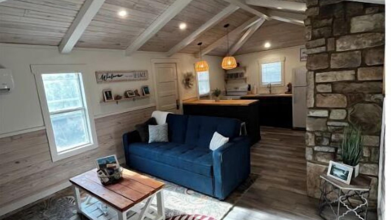 Photo of Livingroom in Mammoth Spring