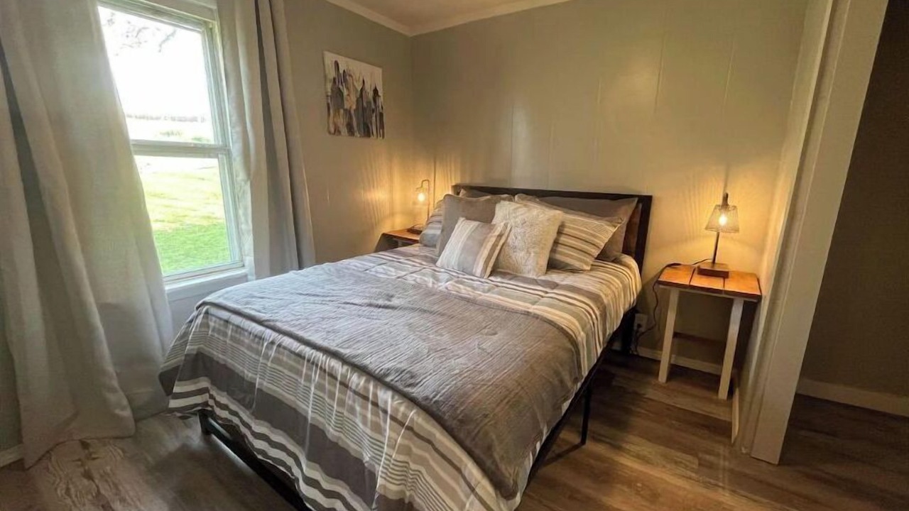 Photo of Bedroom in Mammoth Spring