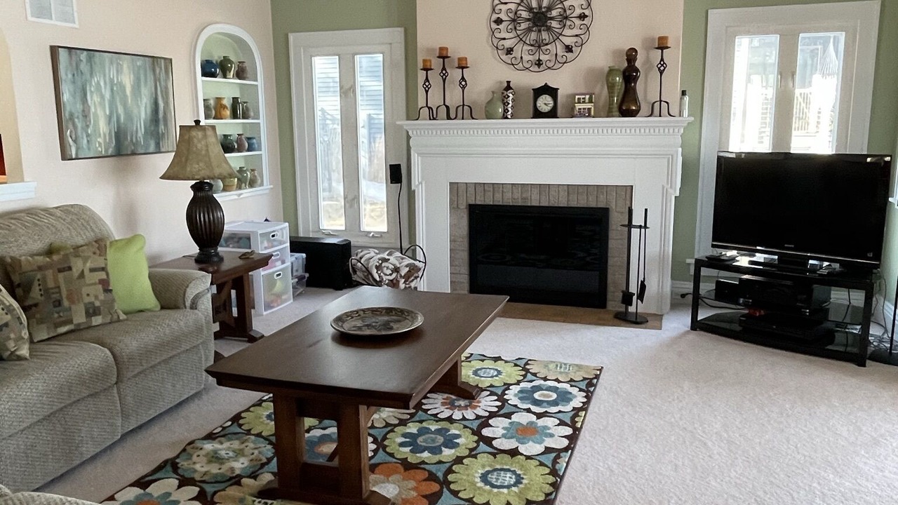 Photo of Livingroom in Black Wolf