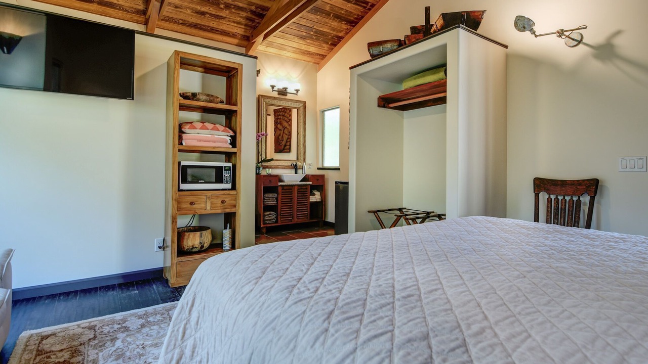 Photo of Bedroom in Hilo