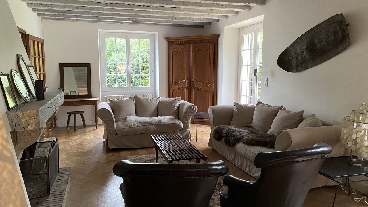 Photo of Livingroom in Huisseau-sur-Mauves